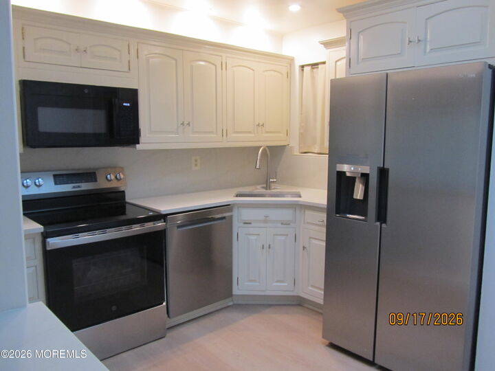 Property Photo:  23 Danbury Court  NJ 07701 