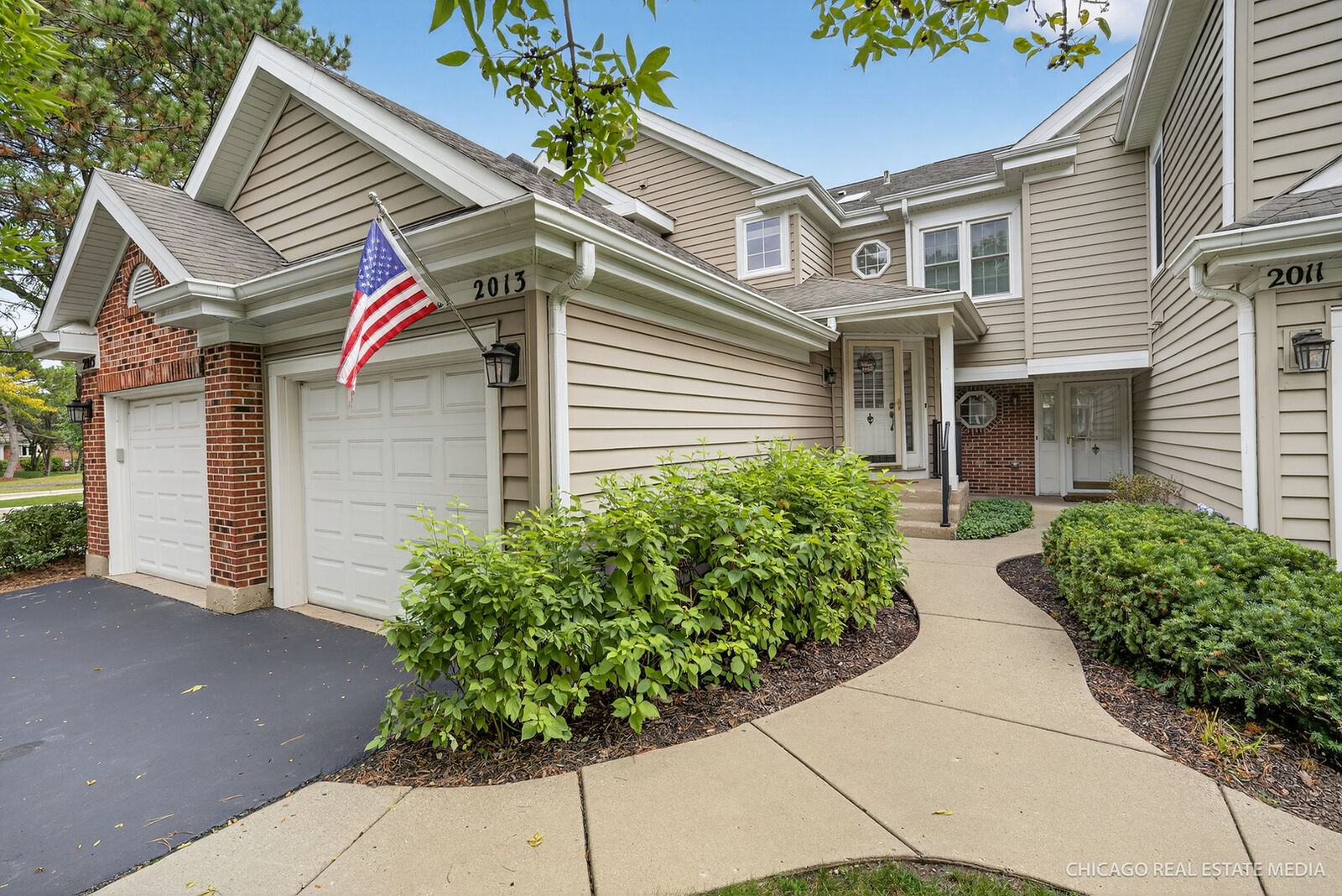 Property Photo: 2013 N Coldspring Road IL 60004