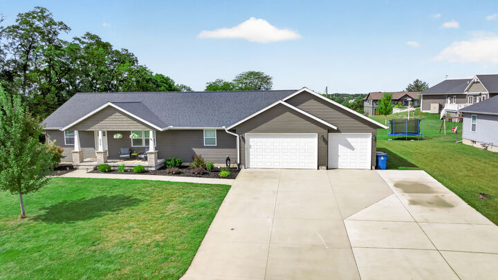 Property Photo:  220 6th Street  IL 61252 