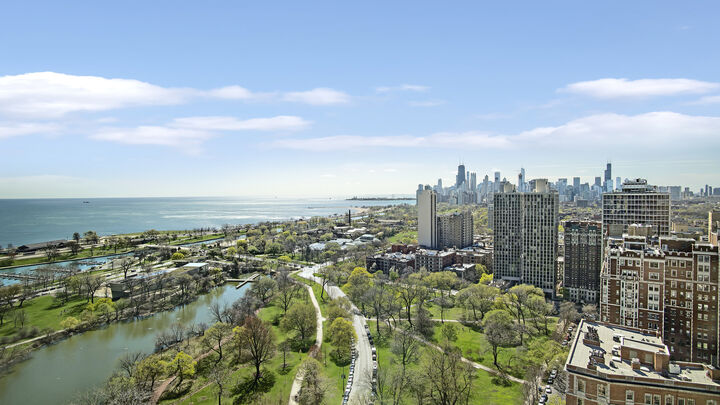 Property Photo:  2500 N Lakeview Avenue 3002  IL 60614 