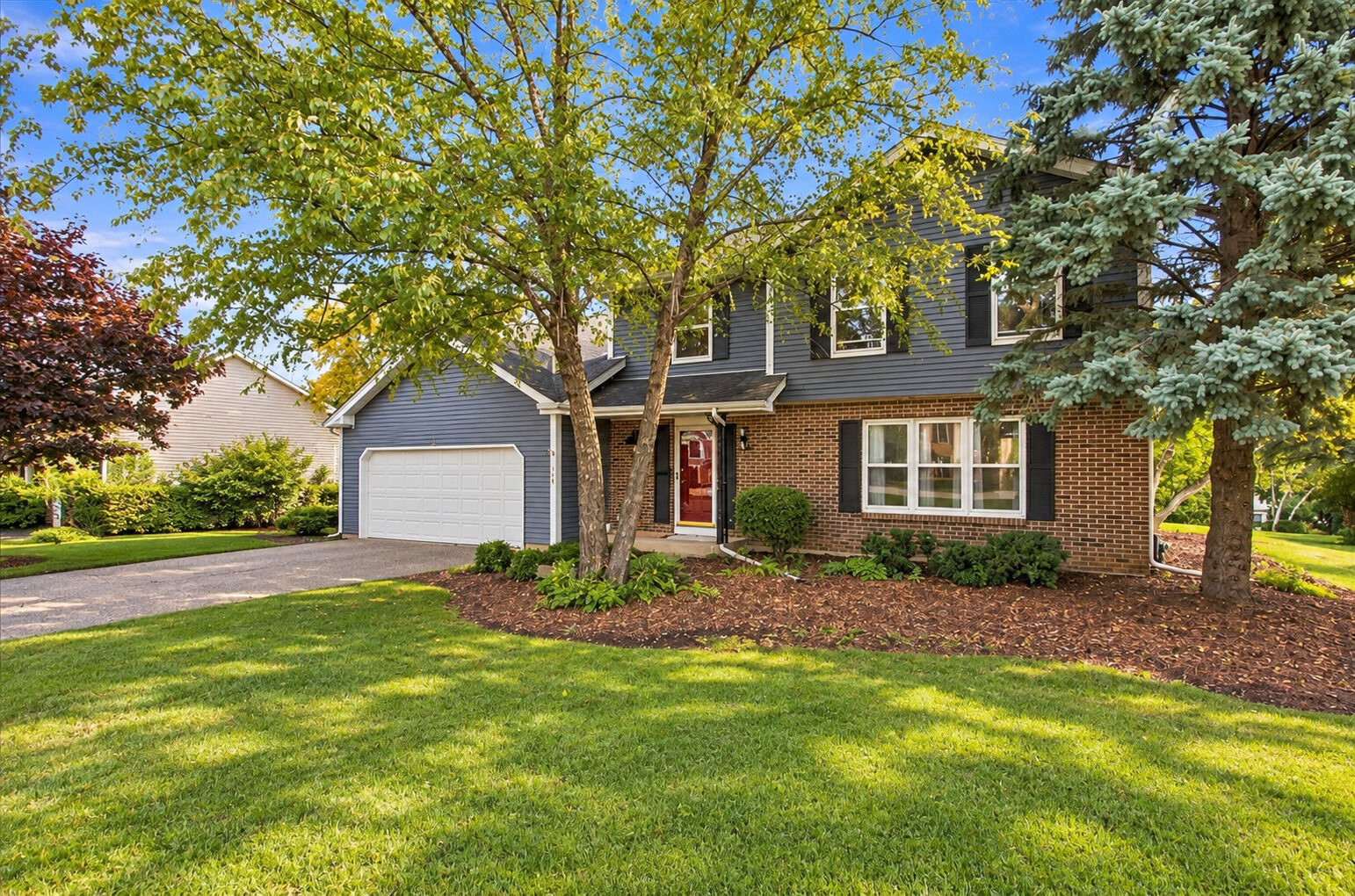 Property Photo: 1320 Spring Hill Drive IL 60102