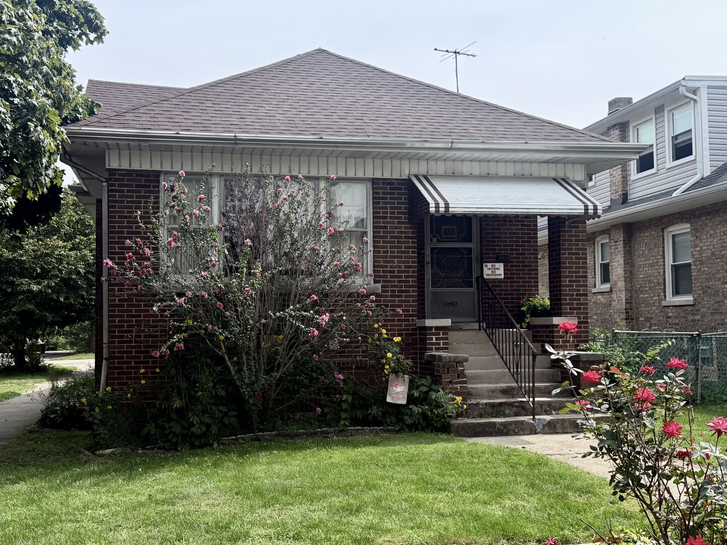 Property Photo: 5057 N Keeler Avenue IL 60630