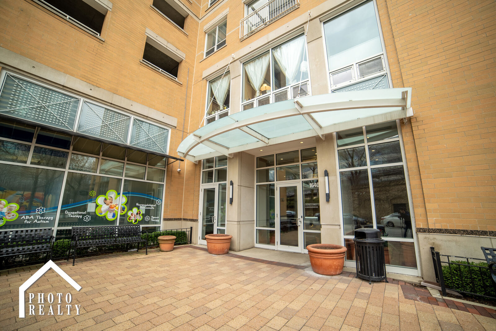 Property Photo: 1640 Maple Avenue 1208 IL 60201