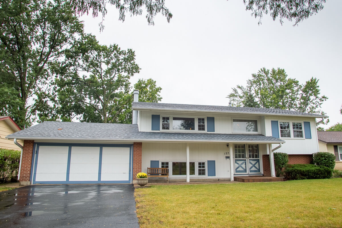 Property Photo:  1379 Cumberland Circle W  IL 60007 