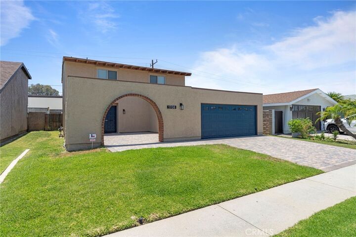 Property Photo:  1708 E Cyrene  CA 90746 