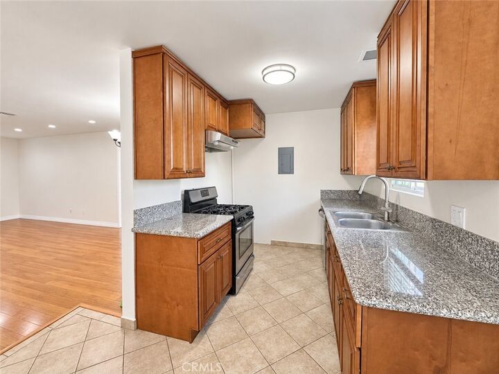 Property Photo: 1126 Elm Avenue 4 CA 91201