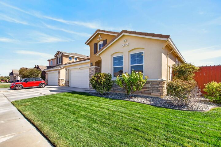Property Photo:  2403 N Rock Creek  CA 93635 