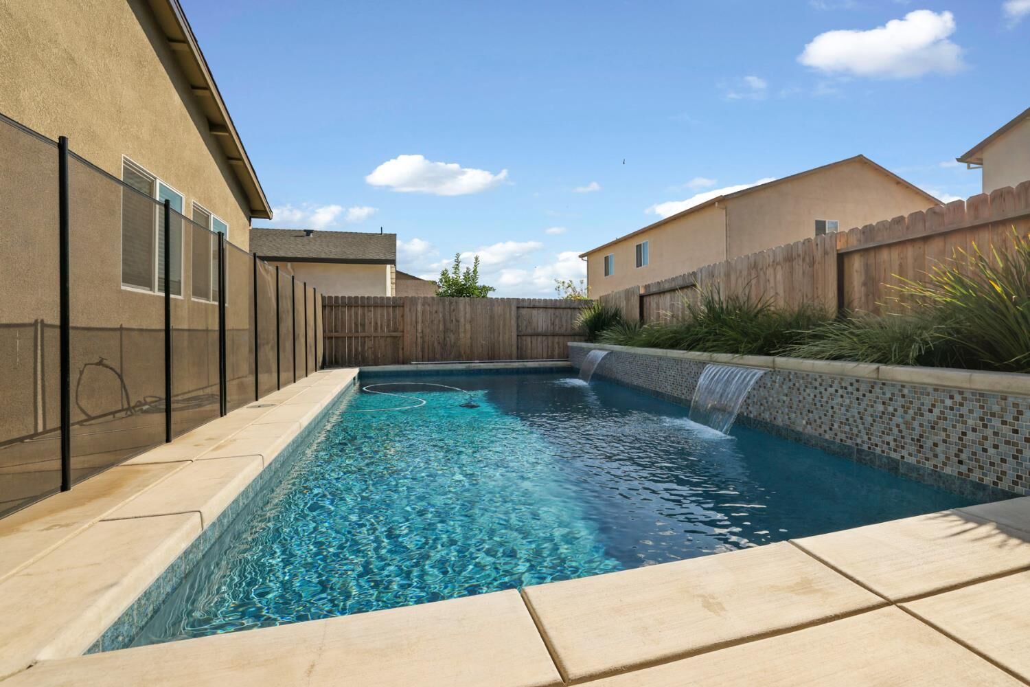 Property Photo: 10947 Breezewood Way CA 95219