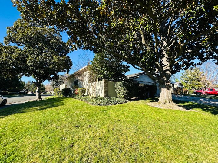 Property Photo:  14 Miranda Court  CA 95822 