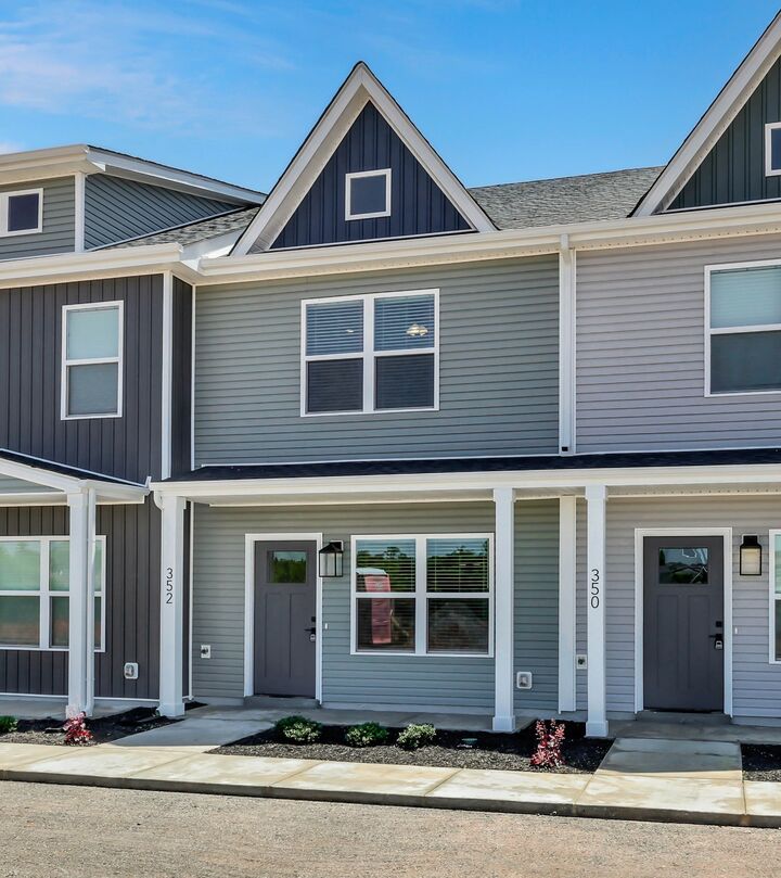 Property Photo:  352 Front Ridge Cir  TN 37040 
