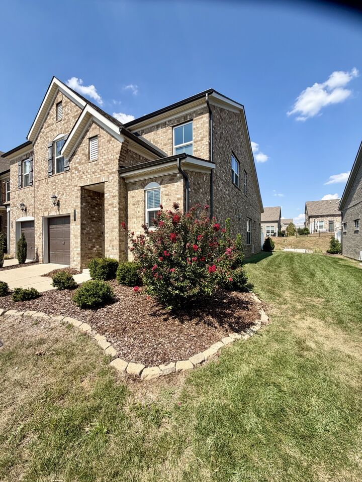 Property Photo:  416 Deveron Dr  TN 37066 