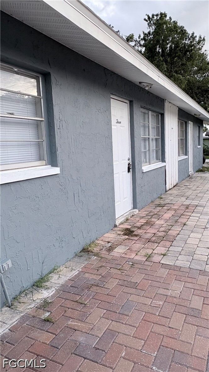 Property Photo: 464 Carolina Avenue FL 33905