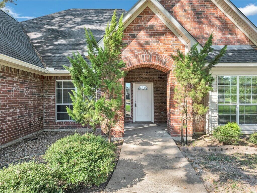 Property Photo:  227 Remington Place  TX 75904 