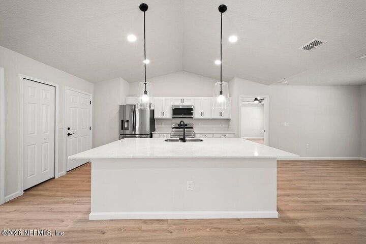 Property Photo: 11637 Jackman Cove Lane FL 32218