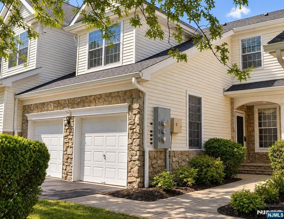 Property Photo:  56 Westgate Drive 504  NJ 08801 