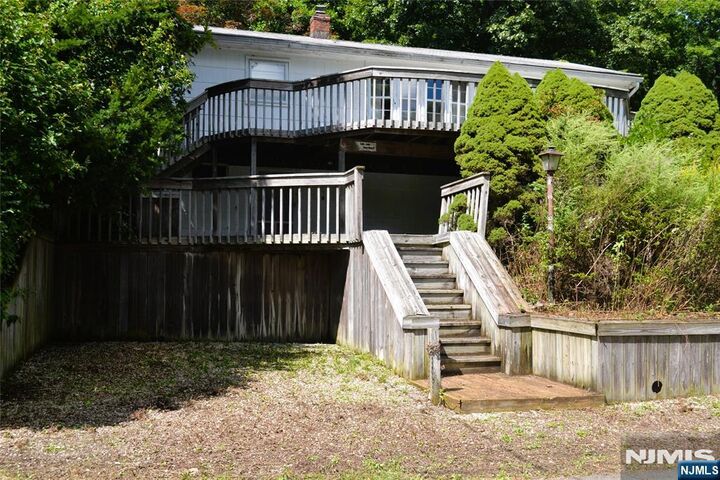 Property Photo:  11 Woods Road  NJ 07826 