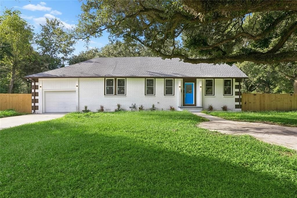 Property Photo: 107 Neil Avenue LA 70131