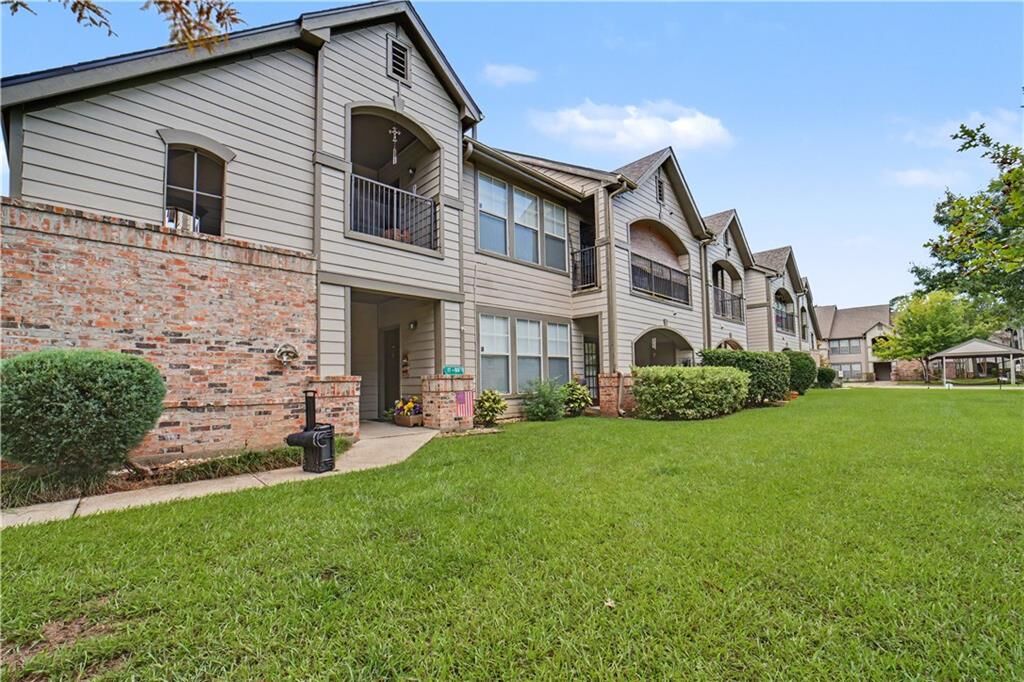 Property Photo: 350 Emerald Forest Boulevard 17103 LA 70433