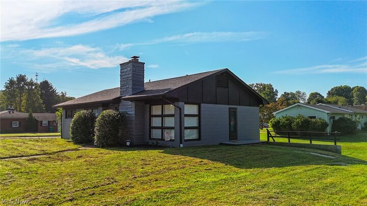 Property Photo:  138 E 5th Street  WV 26187 