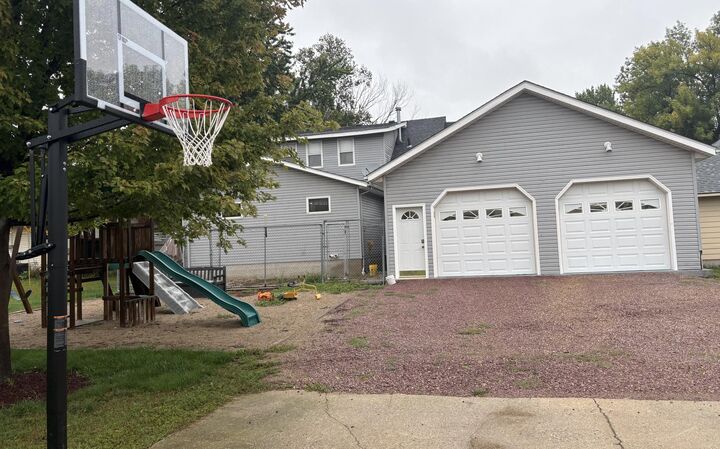Property Photo: 122 Lewis Street W MN 56060
