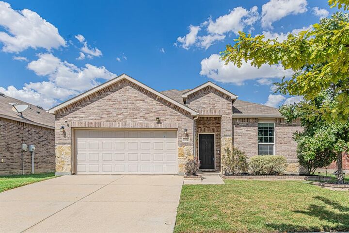 Property Photo:  2429 Senepol Way  TX 76131 