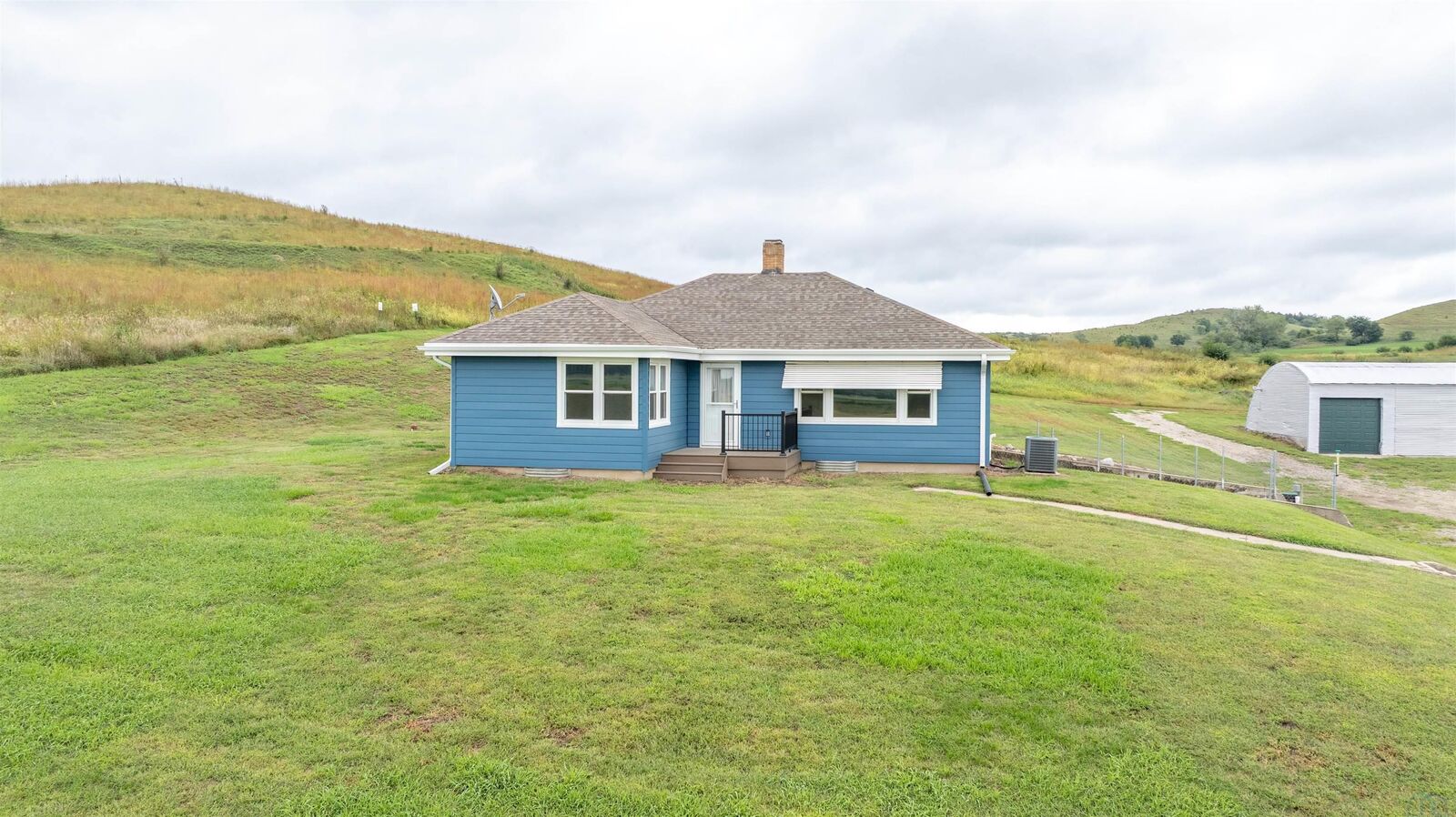 Property Photo:  14827 Oak Ave  IA 51010 