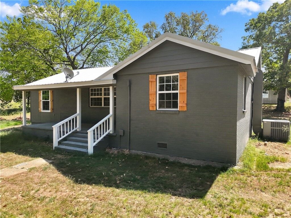 Property Photo: 471846 E 840 Road OK 74960