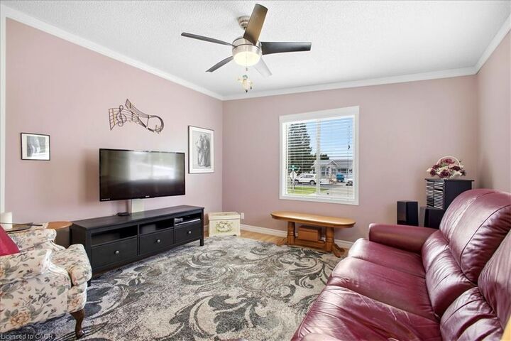 Property Photo:  3 Walnut Way Pvt Street  ON N0B 2J0 
