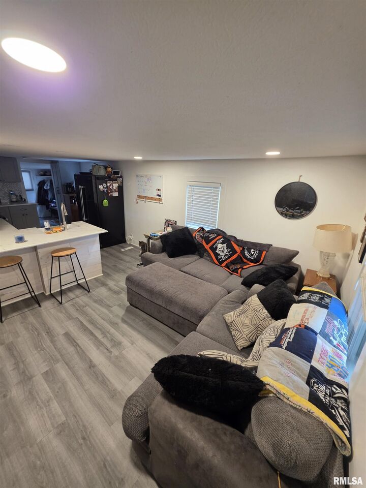 Property Photo:  503 S Elm Street  IL 62688 