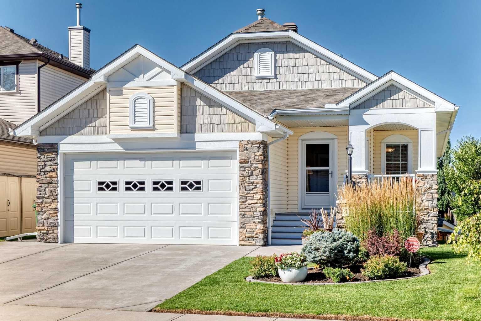 Property Photo:  17 Cimarron Park Green  AB T1S 2K2 