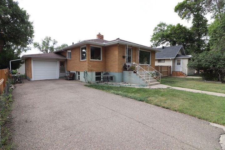 Property Photo:  267 3 Street NW  AB T1A 6K8 