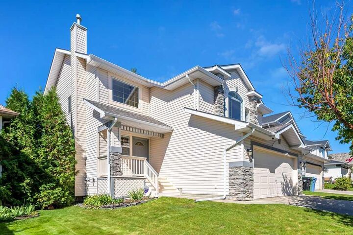 Property Photo: 472 Douglas Glen Point SE AB T2Z 3G4