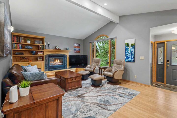 Property Photo:  2918 Lathom Crescent SW  AB T3E 5W7 