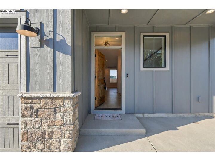 Property Photo:  874 SE 37th St  WA 98604 