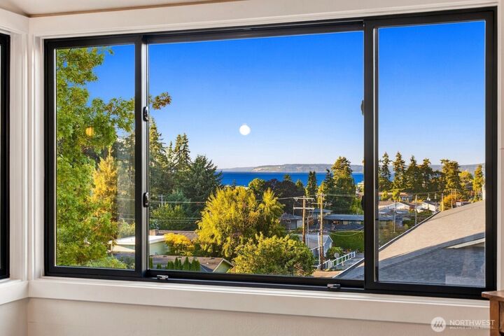 Property Photo:  1024  5th Avenue S A301  WA 98020 