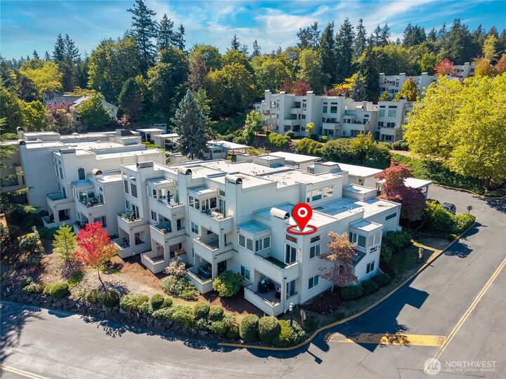 Property Photo:  7525  Old Redmond Road 403  WA 98052 