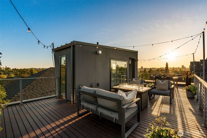 Property Photo: 1105 Yakima Avenue S WA 98144