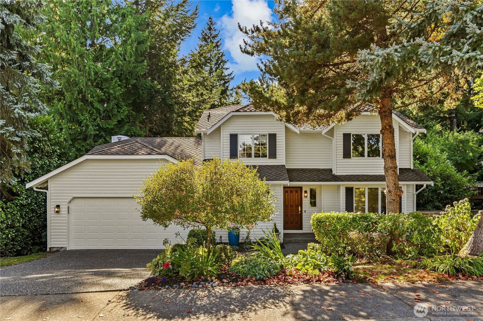 Property Photo: 22109 NE 21st Way WA 98074