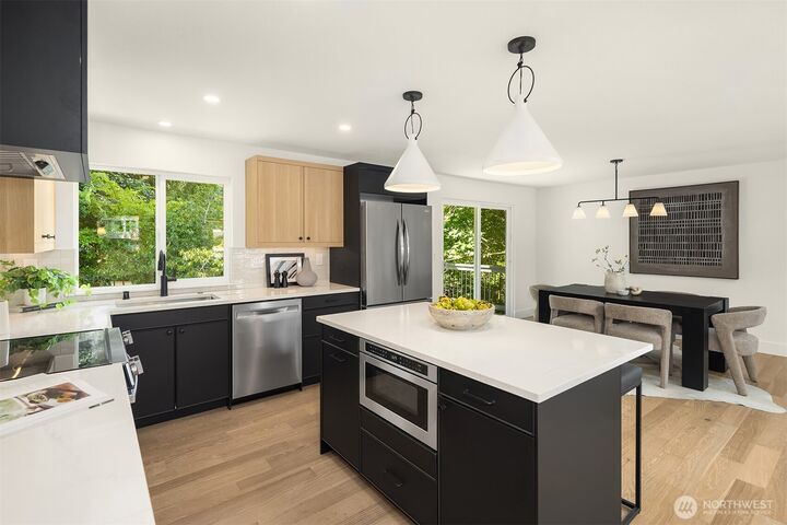 Property Photo: 10717 166th Court NE WA 98052