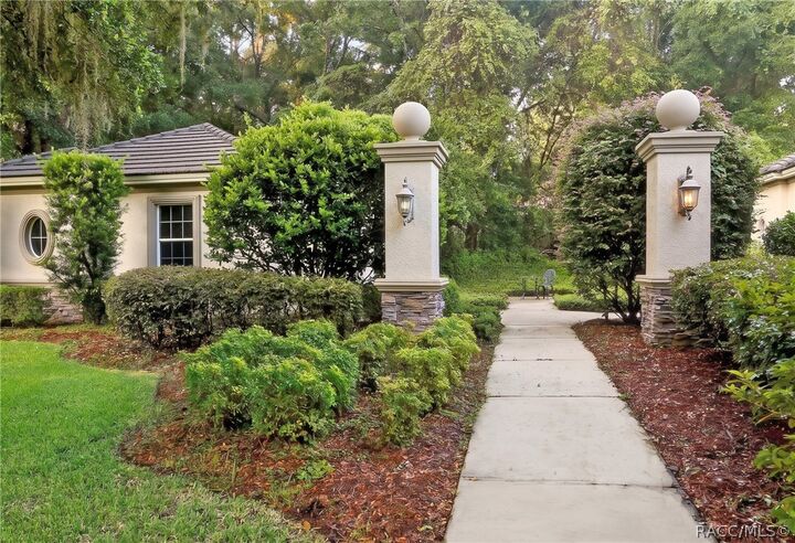 Property Photo:  2320 N Hickory Glen Point  FL 34442 