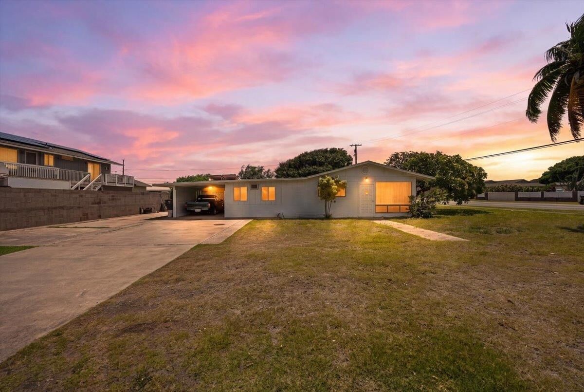 Property Photo:  461 Lono Ave  HI 96732 
