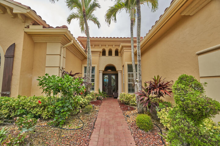 Property Photo: 3405 Lago De Talavera FL 33467