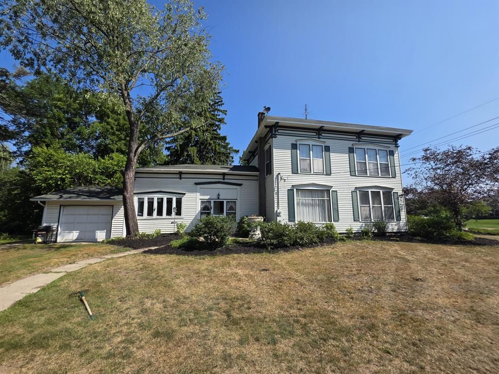 Property Photo: 427 S Main Street NE MI 49319