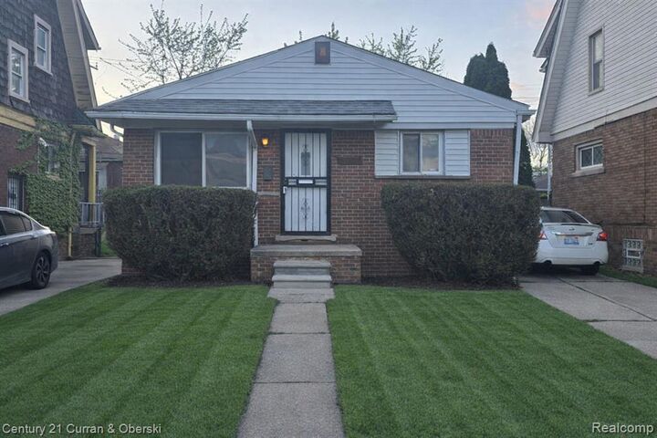 Property Photo:  4030 W Davison  MI 48238 