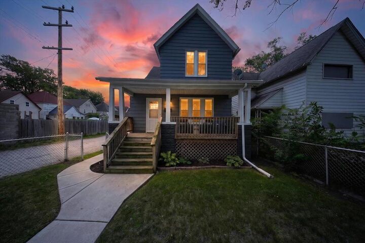 Property Photo:  5827 Baker Street  MI 48209 