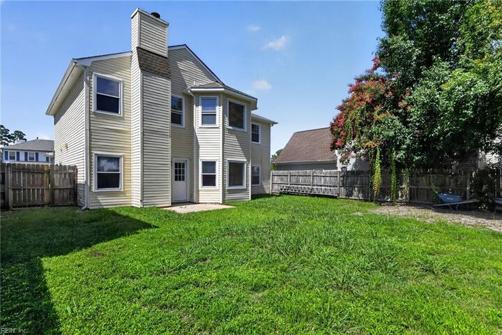 Property Photo:  2412 Rollingview Ct  VA 23456 