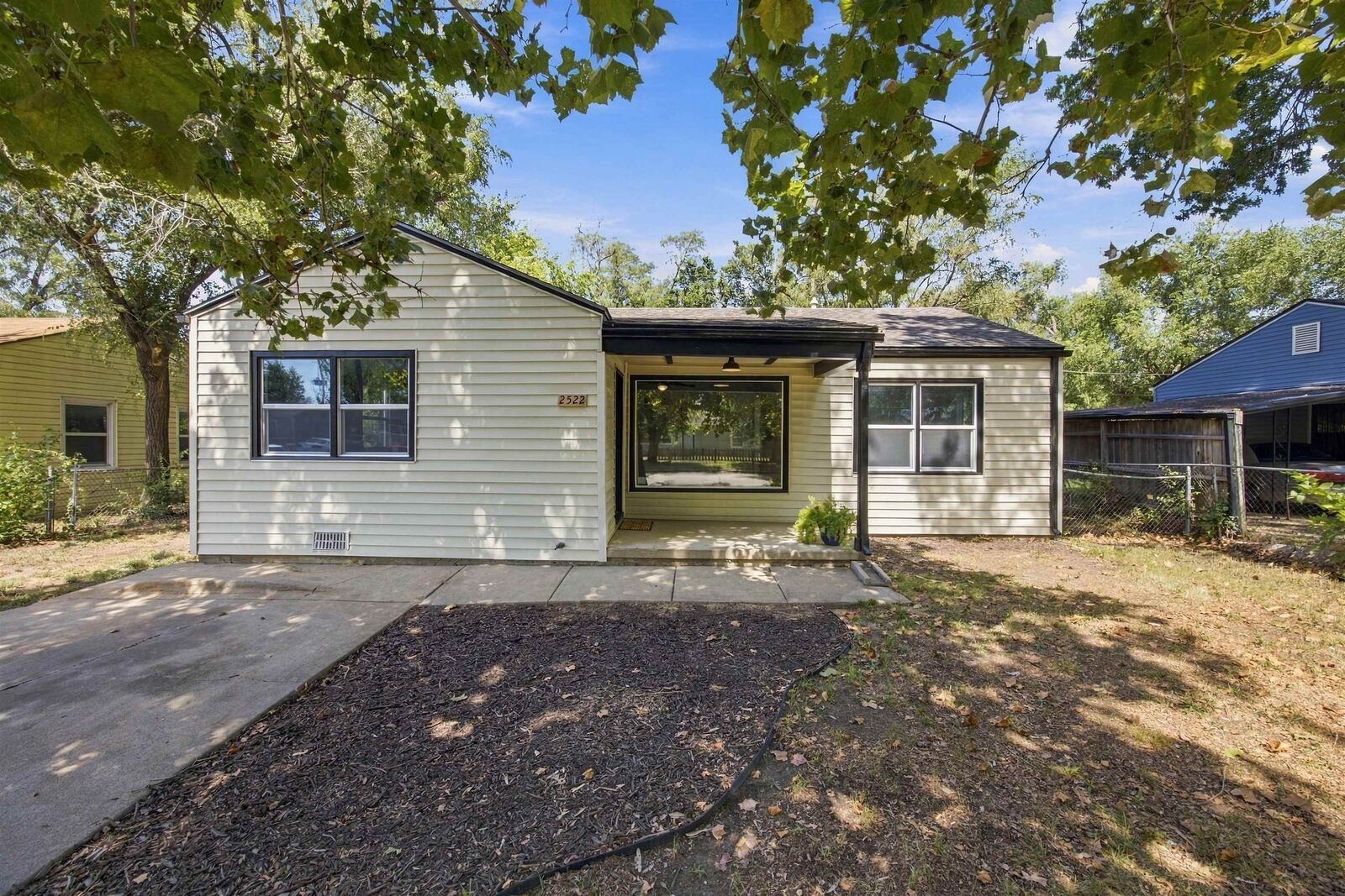 Property Photo:  2522 E Audrey St  KS 67219 