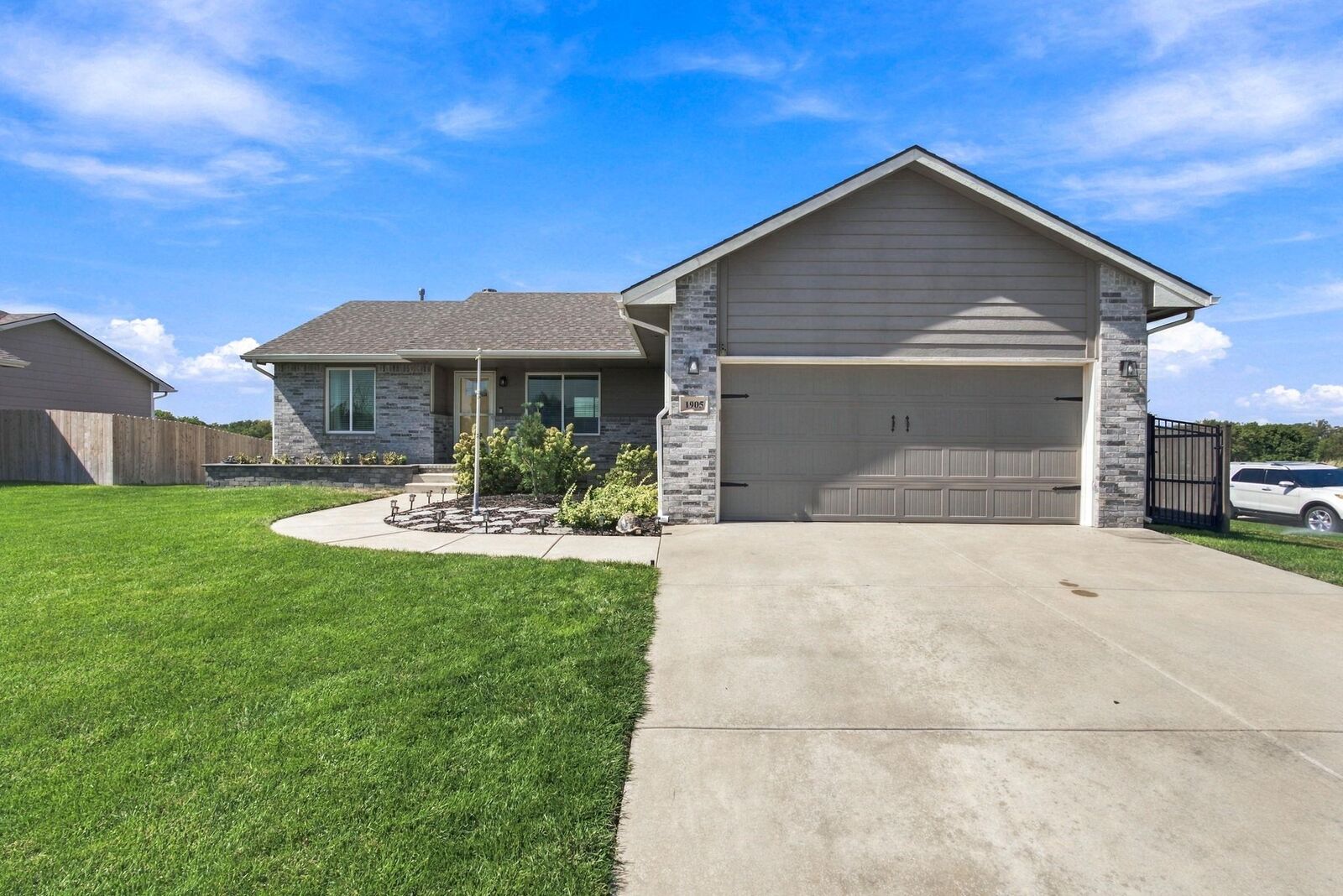 Property Photo:  1905 N Kentucky Ln  KS 67235-1249 