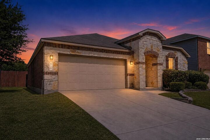 Property Photo:  619 Trinity Mdw  TX 78260 
