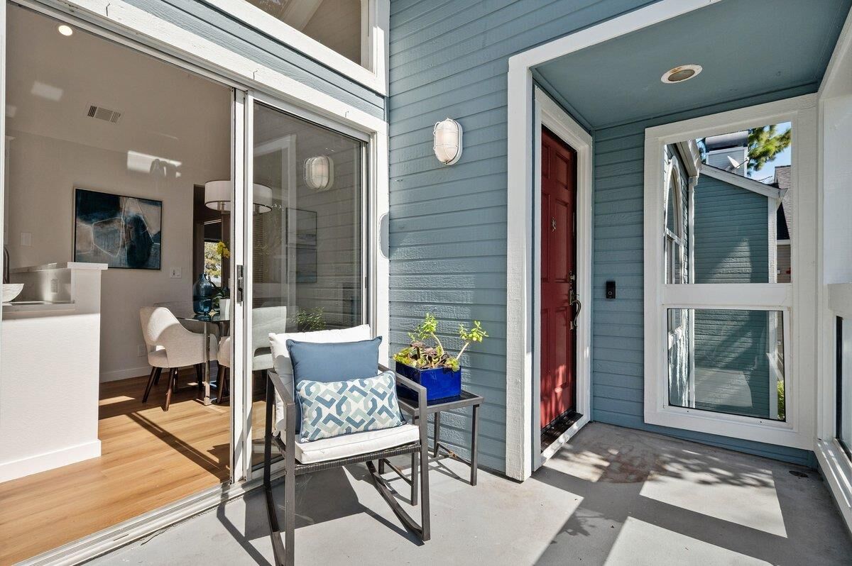 Property Photo:  825 Portwalk Place  CA 94065 